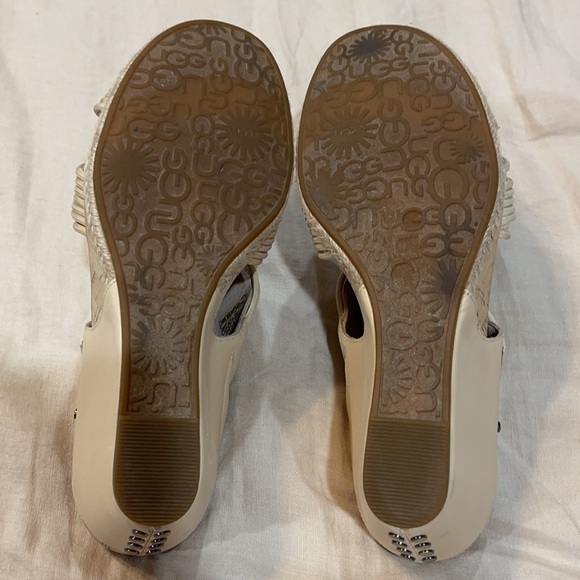 UGG Size 10 Hilarie Wedge Sandal - Picture 4 of 11